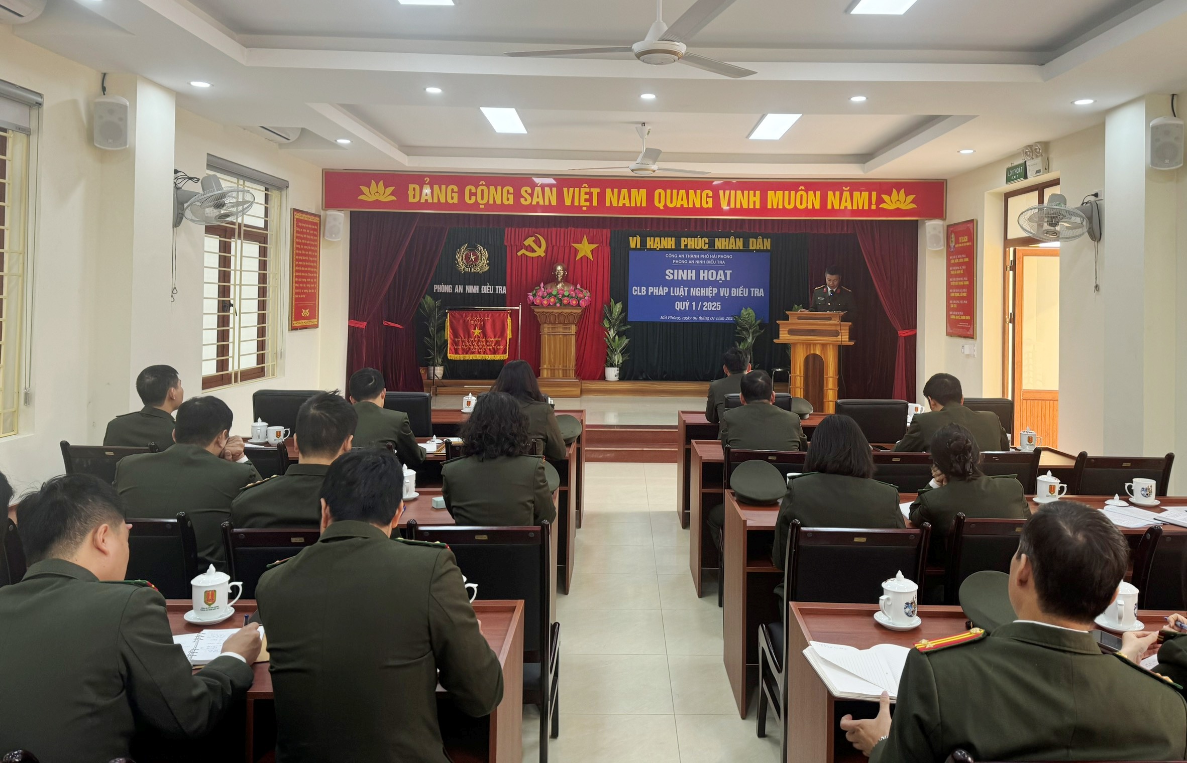 “Câu lạc bộ Pháp luật - Nghiệp vụ điều tra” Phòng An ninh điều tra sinh hoạt định kỳ Quý 1